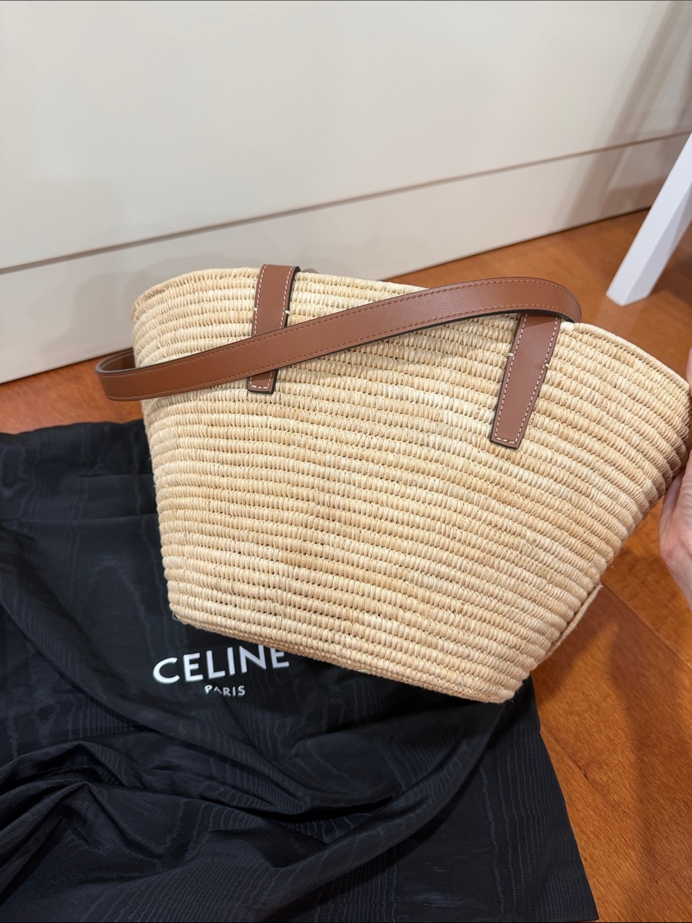 [Celine] Classic Panier Small Braided Triomphe In Raffia And Calfskin - Picture 7 of 8